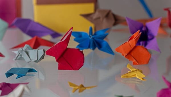 Oficinas de mangá, origami e apresentações de artes marciais entre