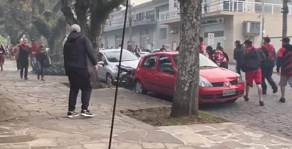 Dez homens são presos por briga em estádio que deixou 26 feridos