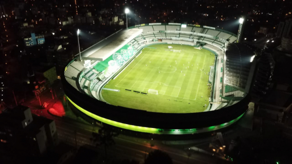 Últimas notícias  Em dias de jogo do Coritiba região do estádio fica  tumultuada - Band News FM Curitiba