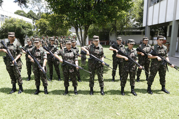 As diferenças entre homens e mulheres no Exército Brasileiro