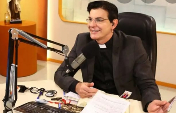 Padre Reginaldo Manzotti conduz caravana em Curitiba no feriado de