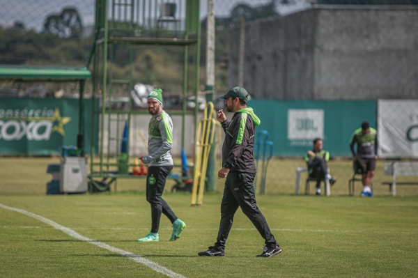 Avaí x Joinville jogam pela Copa Santa Catarina: onde assistir ao vivo