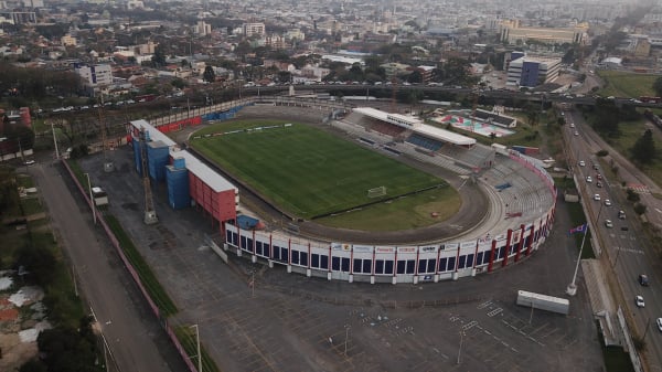 Paraná Clube - O jogo de logo mais terá transmissão do