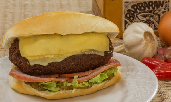 62 hambúrgueres suculentos servidos no 4º SP Burger Fest
