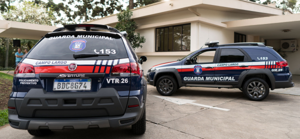 Guarda Municipal acaba com disputa de corrida entre carros de luxo -  Prefeitura de Curitiba