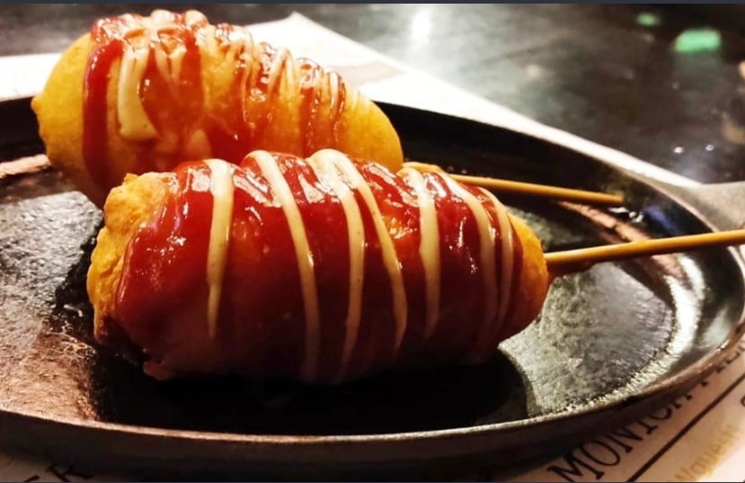 CACHORRO QUENTE NO PALITO  HOT DOG COREANO Corn Dog 