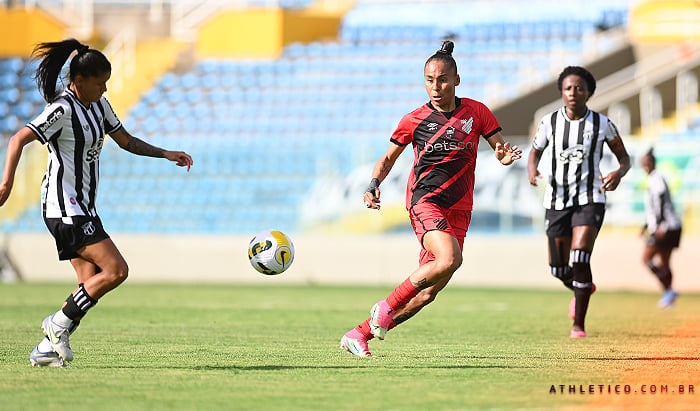 Ceará começa bem a Série A2 do Brasileirão Feminino e goleira Thais Helena  destaca: 'O trabalho segue forte' - 24/06/2022 - UOL Esporte