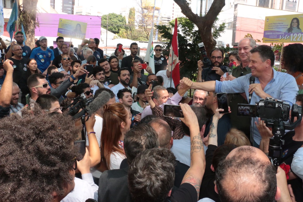 Ciro Gomes e Ricardo Gomyde participam de evento no Centro de