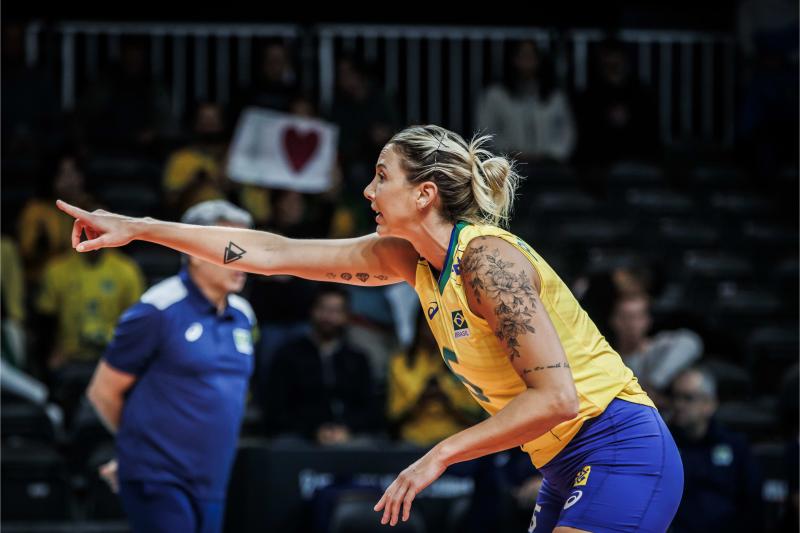 Vôlei feminino: Brasil vira sobre a China e volta a vencer no Mundial -  Massa News