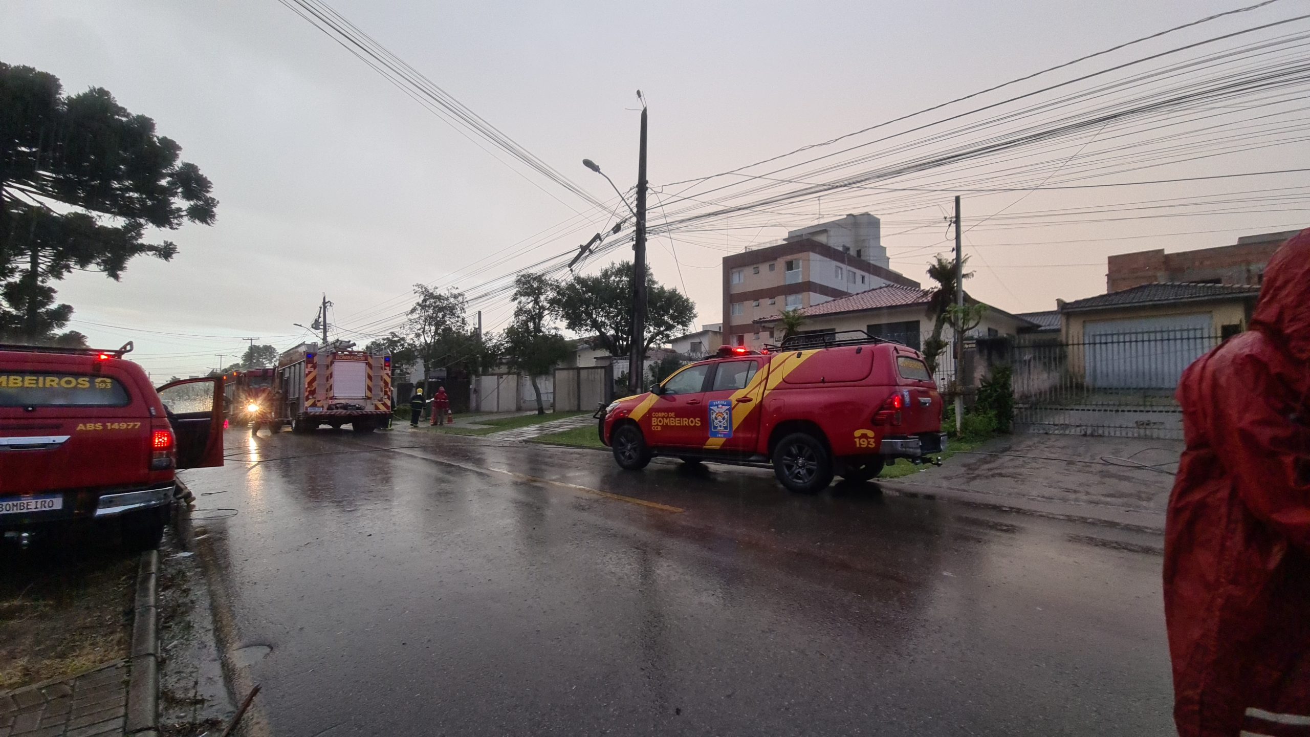 Nissan VERSA FLEX SL 1.6 16V 2014 em Paraná - SóCarrão, car place curitiba  