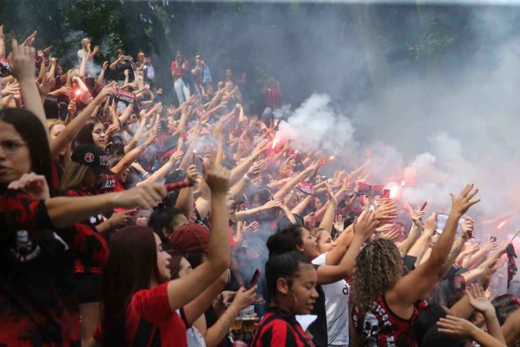 Boa tarde! 👍 #athletico #athleticoparanaense #torcedoras #bonitas