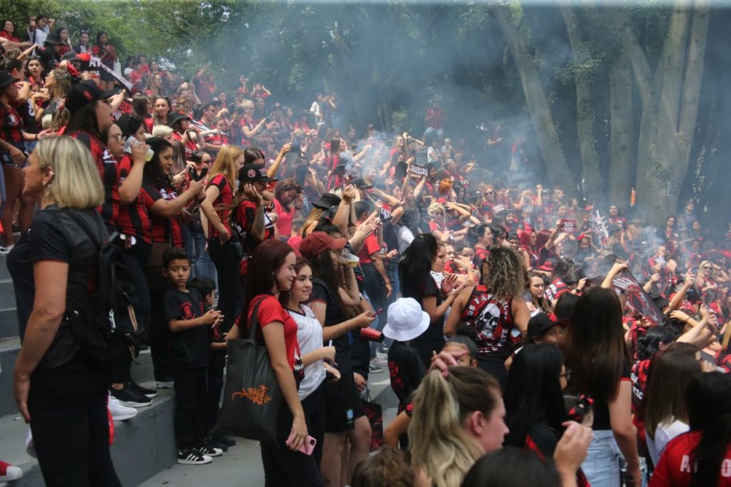 Boa tarde! 👍 #athletico #athleticoparanaense #torcedoras #bonitas