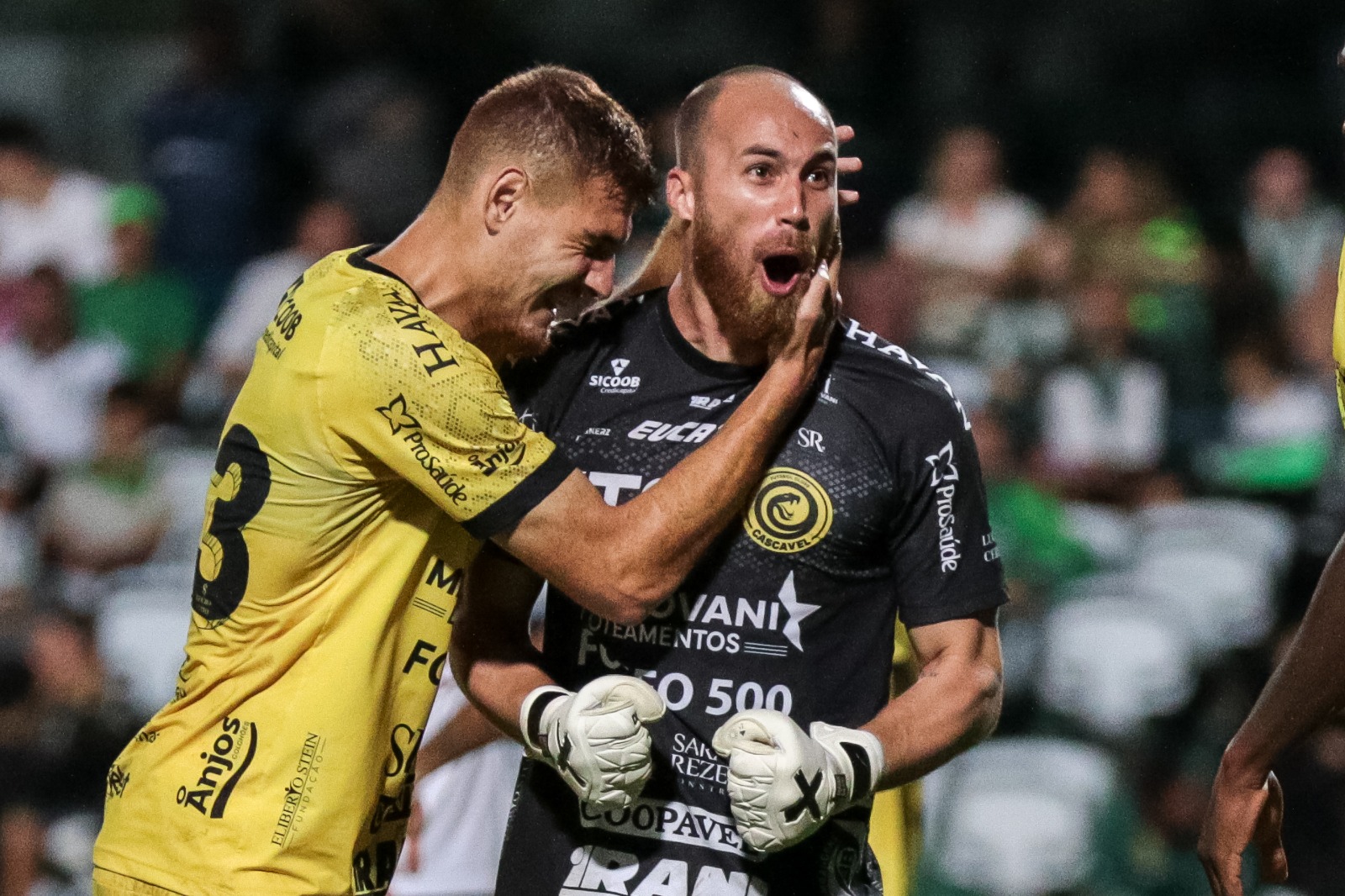 Quem ganhou o jogo de hoje? Nossa torcida, FC Cascavel e Athletico