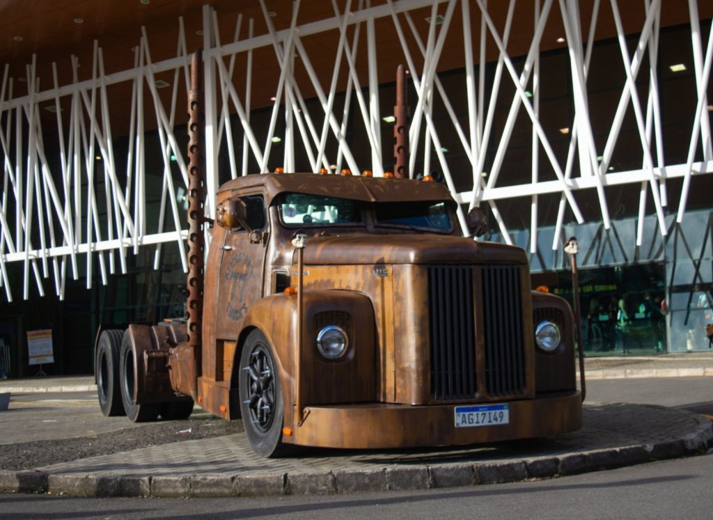 Curitiba recebe feira automotiva Old & low Car, de quinta a domingo