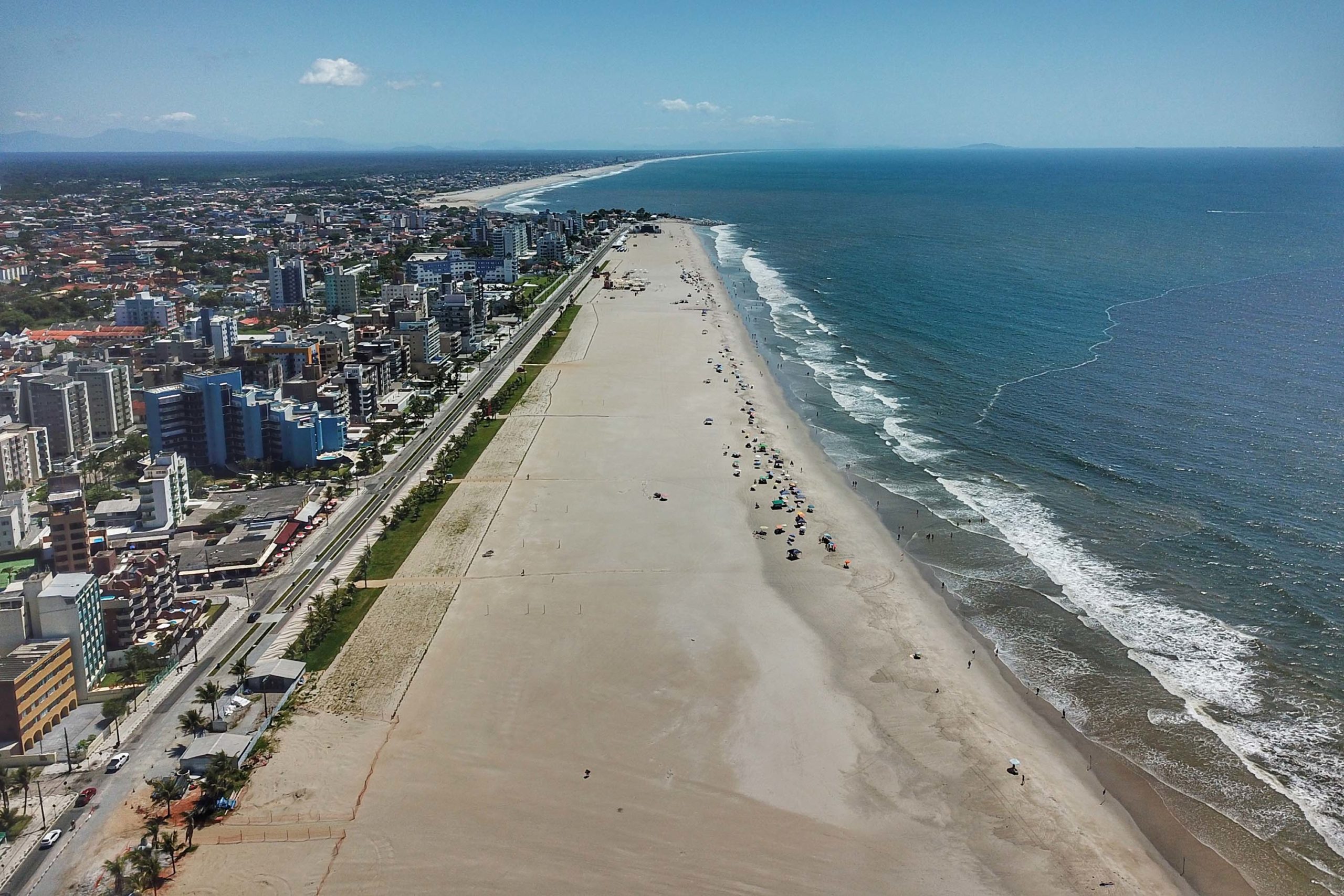 Com estruturas finalizadas, obras da Orla de Matinhos chegam a 86