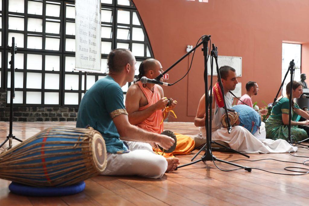 Templo Hare Krishna promove festival da Índia Goura Nitay em Curitiba neste  domingo - Bem Paraná
