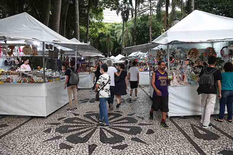 Feira de Páscoa começa nesta quarta (29) nas praças Osório e Santos Andrade  - RIC Mais