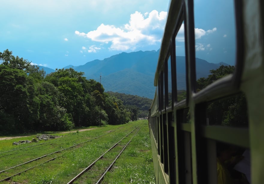 Trem no Paraná: 40 minutos com vista para precipício, diz passageira