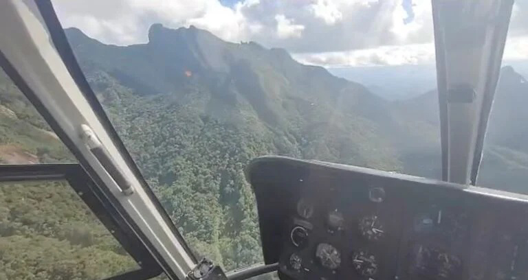 painel do helicóptero de buscas falcão 12