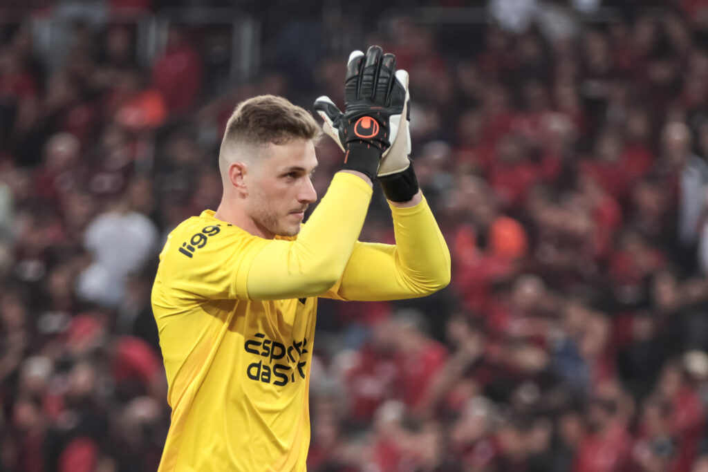 O goleiro Bento, do Athletico Paranaense