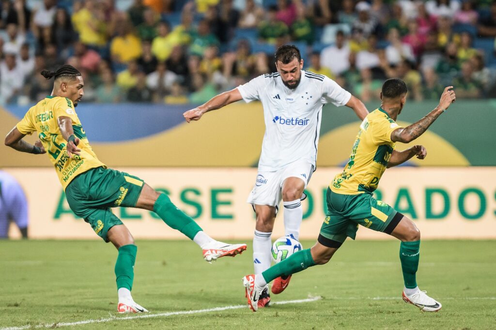 Brasil e Argentina empatam sem gols em jogo muito disputado