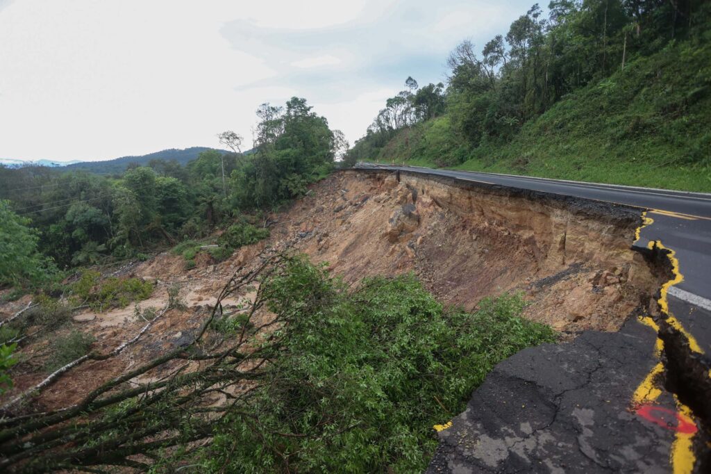 rodovias estaduais chuva bloqueios