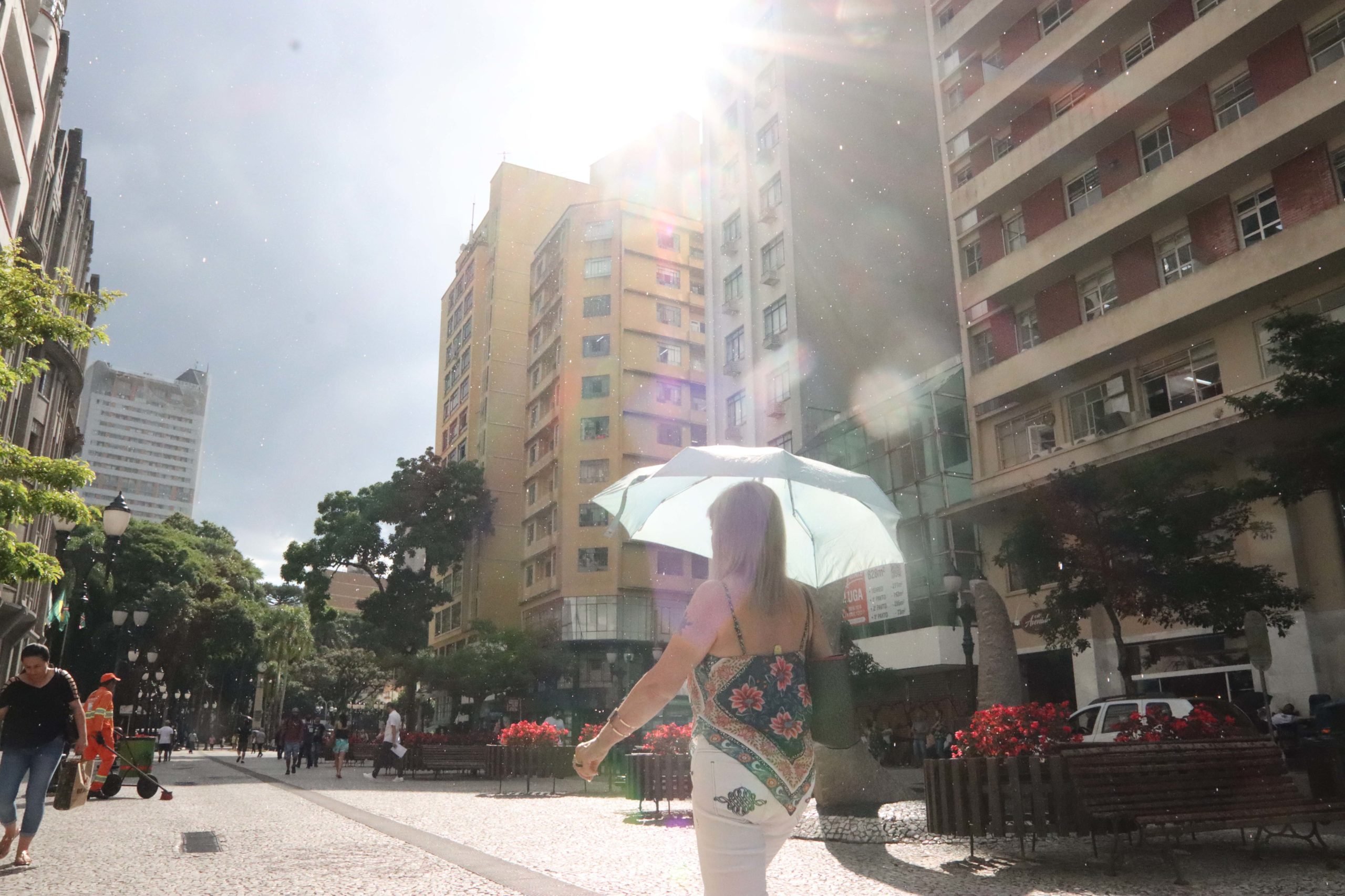 CHUVA EM CURITIBA  E SOL