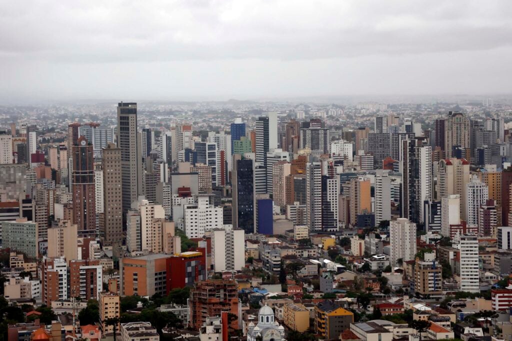 imagens aéreas de Curitiba – prédios – cidade de curitiba – apartamentos – condominios – moradia