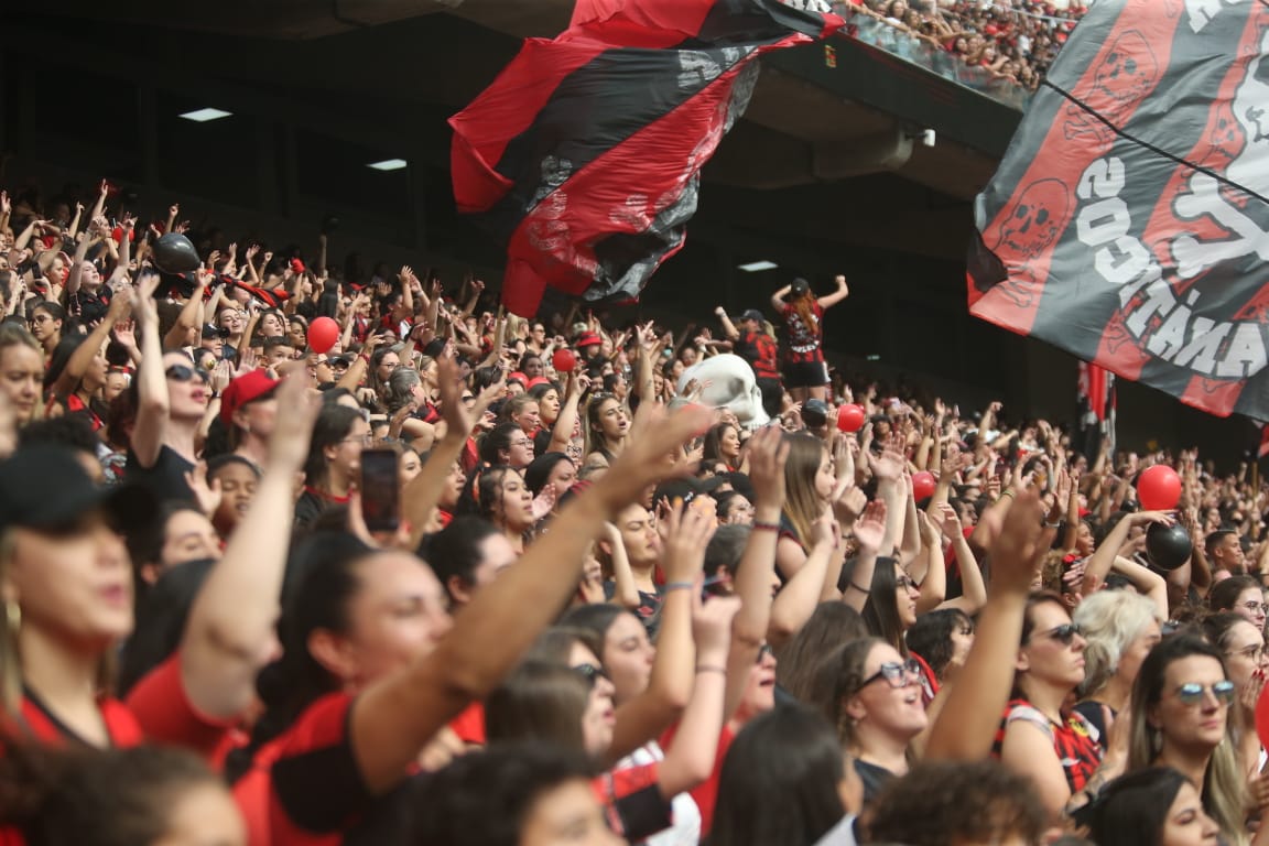 Torcida do Athletico na Arena da Baixada