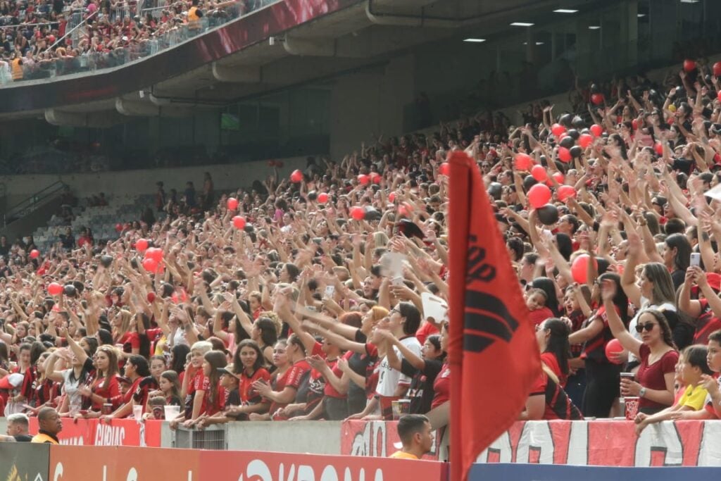 Torcida do Athletico na Arena