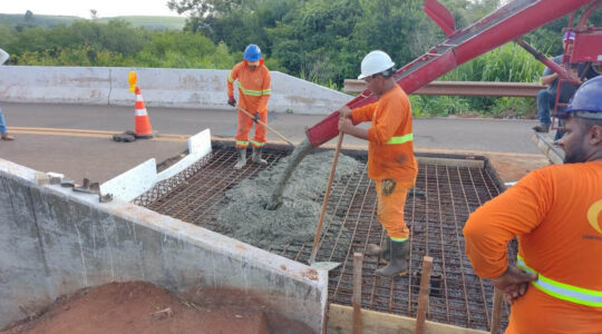 PR-490 – Ponte em rodovia entre Iporã e Altônia passa por reforma e melhorias