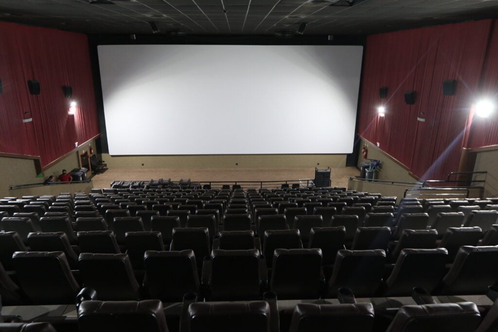 SALA DE CINEMA CINEPLUS CINEMA