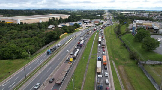 BR 116 CONGESTIONADA