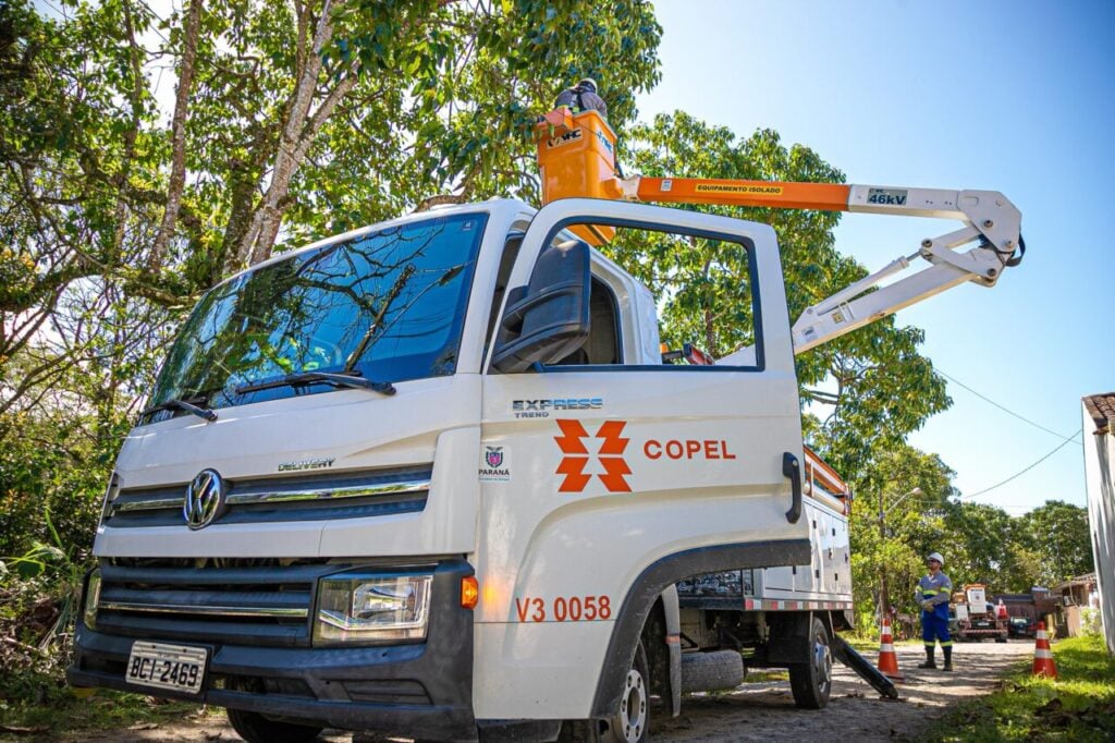 Copel promove mutirão de manutenção preventiva nas redes elétricas em Curitiba
