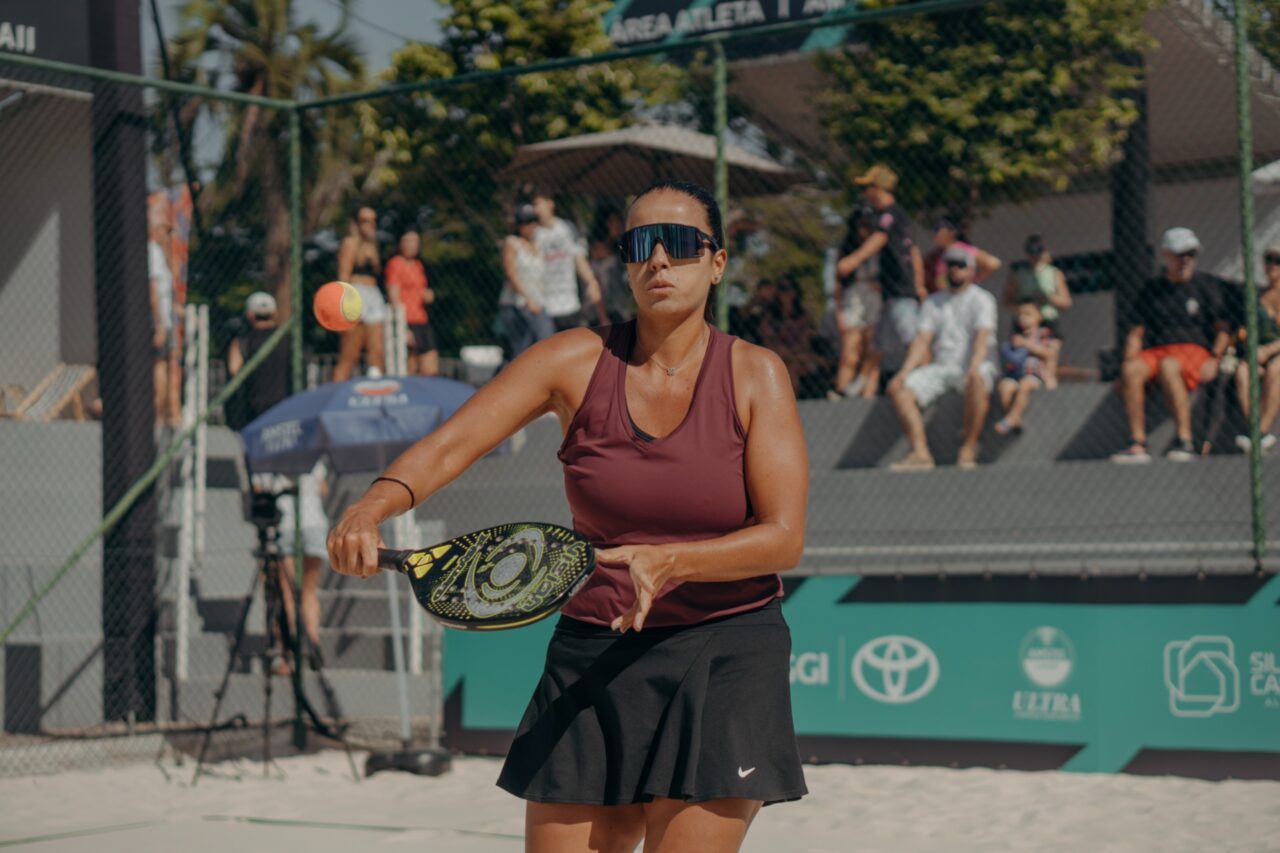 A paranaense Isadora Simões, do beach tennis