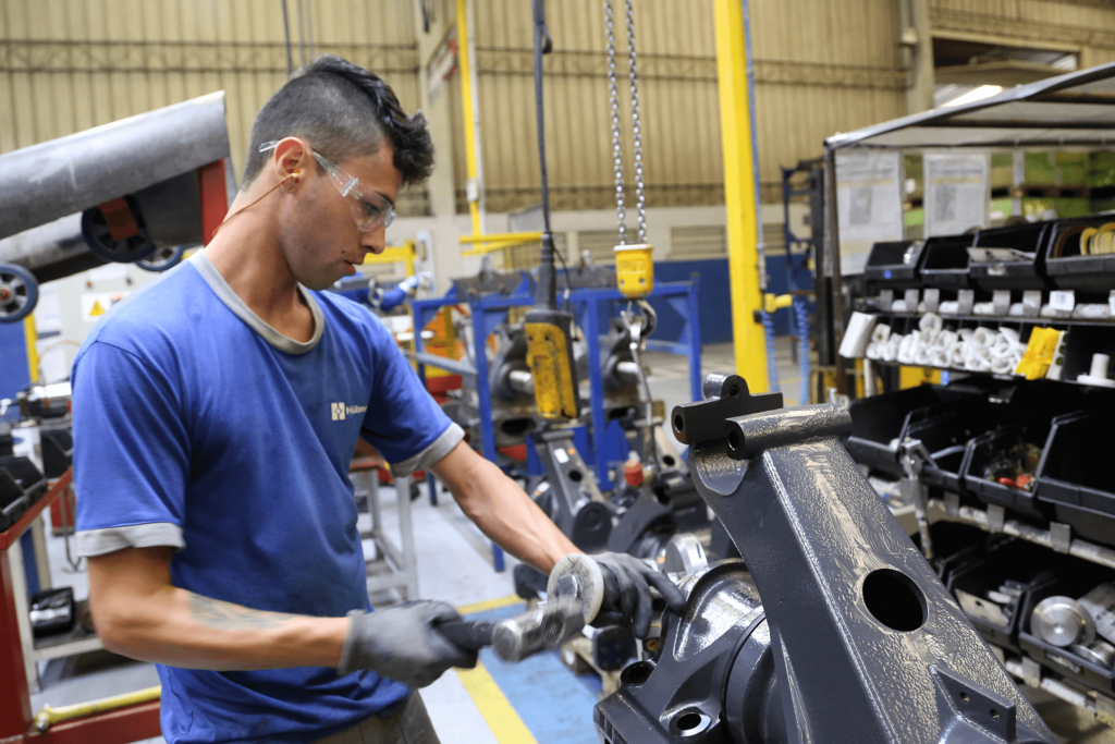 Cresce número de jovens empregados no Paraná