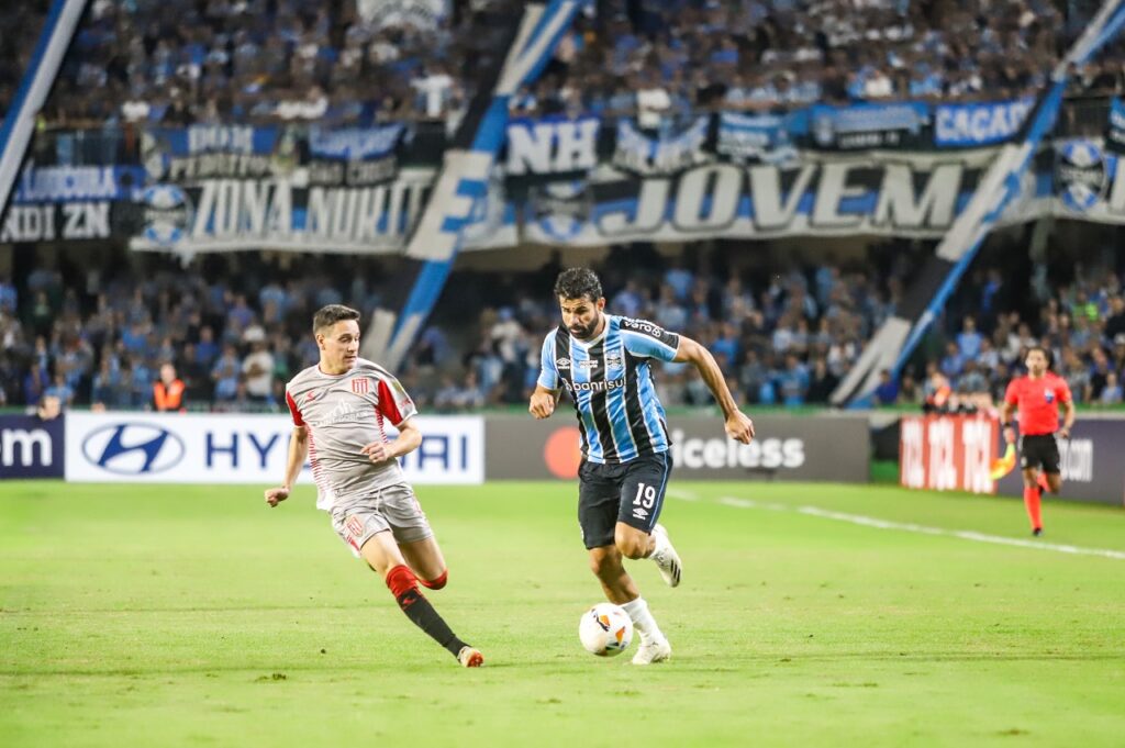 Grêmio x Estudiantes no Couto Pereira