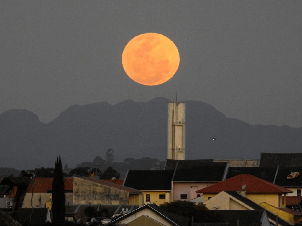 Lua ficará 'congelada' no céu durante este final de semana. Entenda o Lunistício