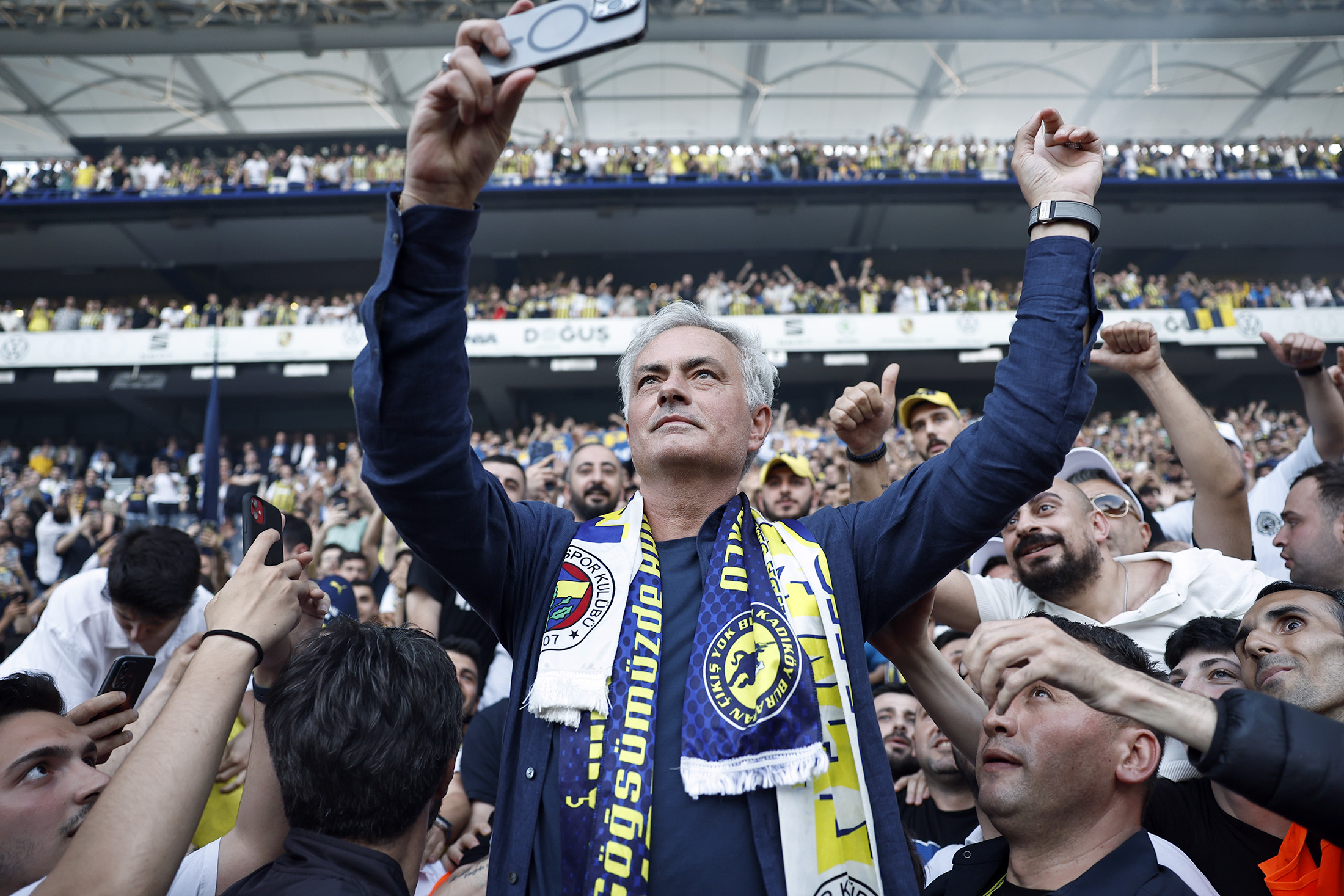 José Mourinho na chegada ao Fenerbahçe
