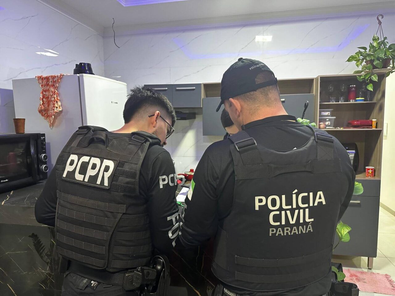 Dez integrantes de organização de tráfico de drogas são presos no Paraná