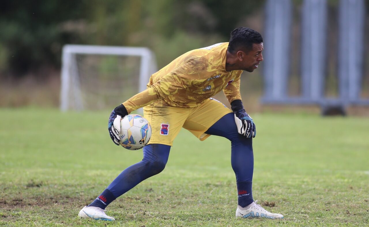 O goleiro Sidão, do Paraná Clube