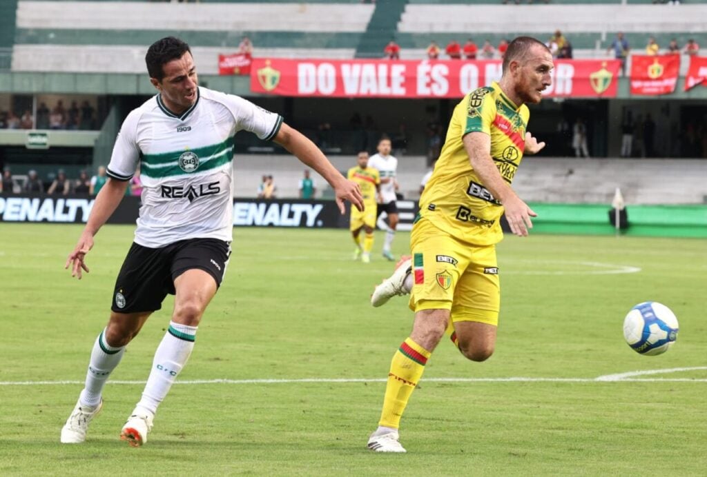 O atacante Leandro Damião, do Coritiba