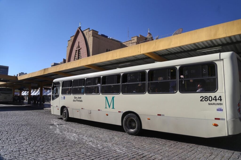 linha de onibus sao jose dos pinhais curitiba