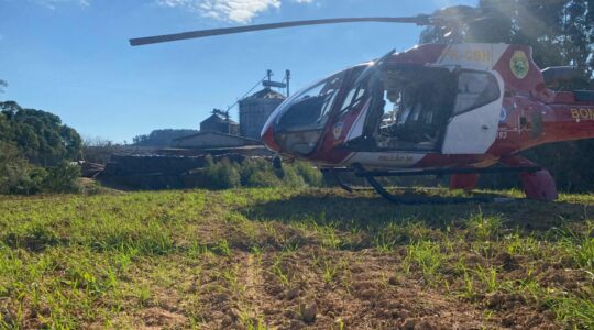 Salvamento de homem que caiu dentro de silo de cereais em Quitandinha.