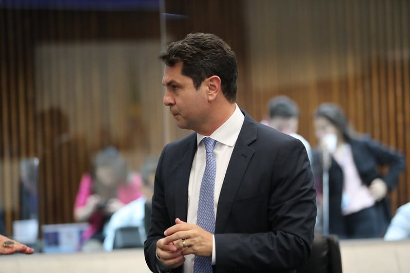 Alexandre Curi mesa assembleia