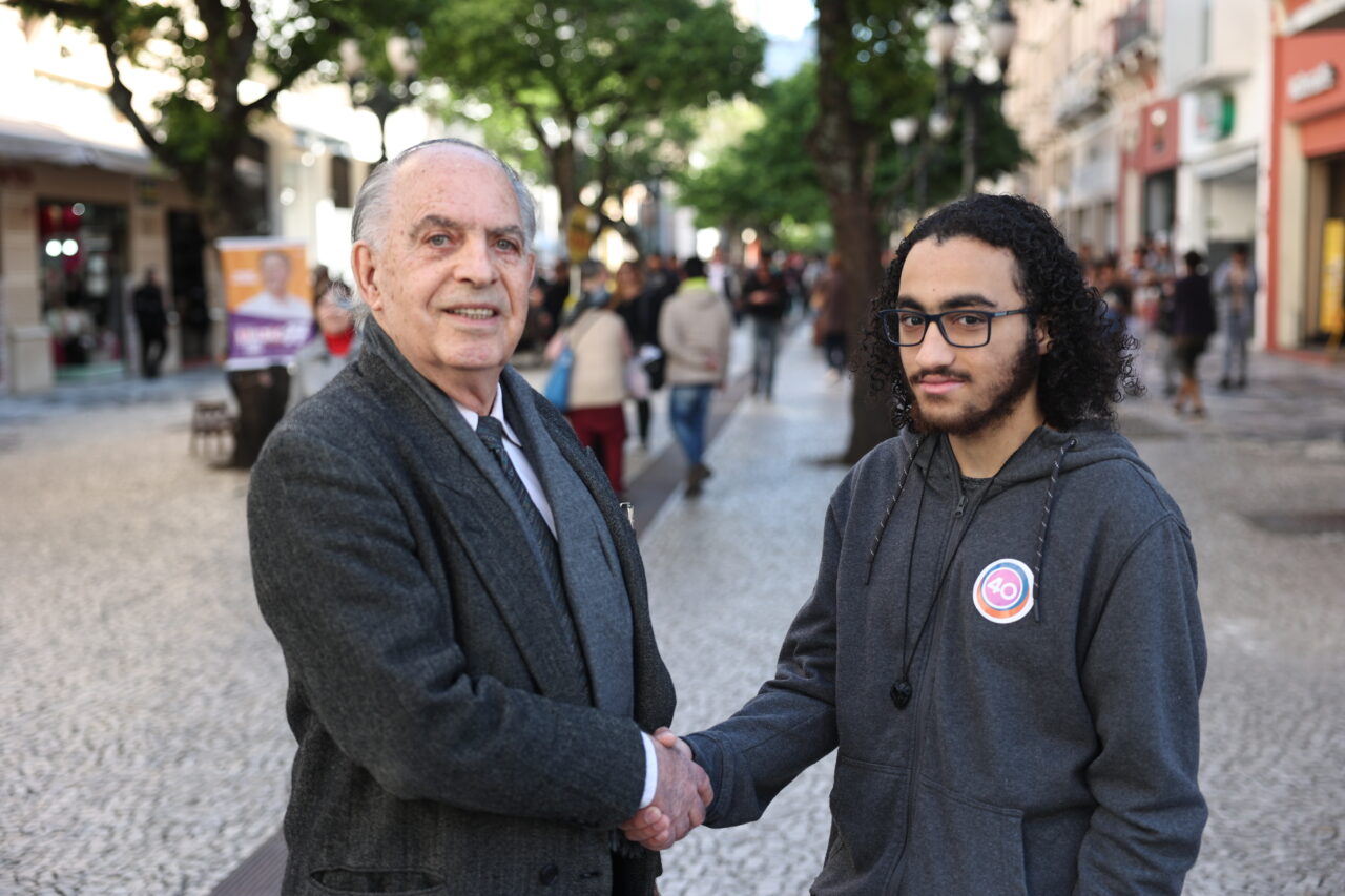 PAULO ABBAS (MAIS VELHO) SAMUCA LEMOS ( MAIS JOVEM)