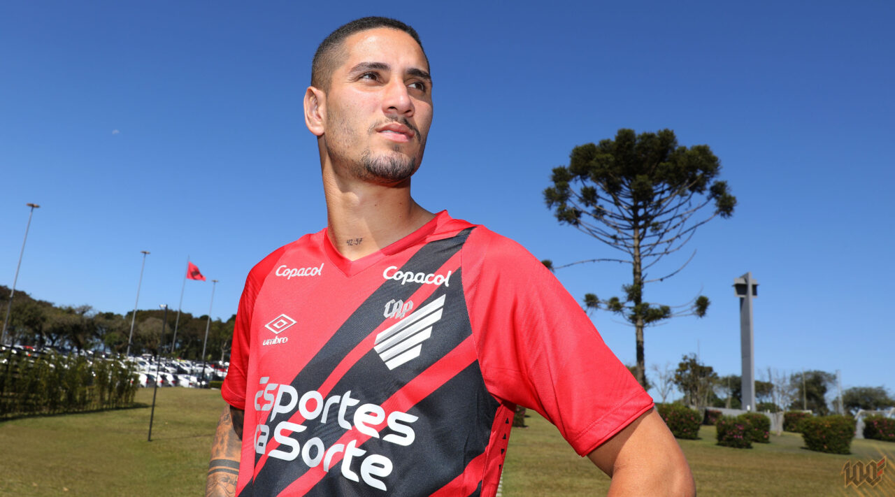 Bruno Praxedes é apresentado pelo Athletico