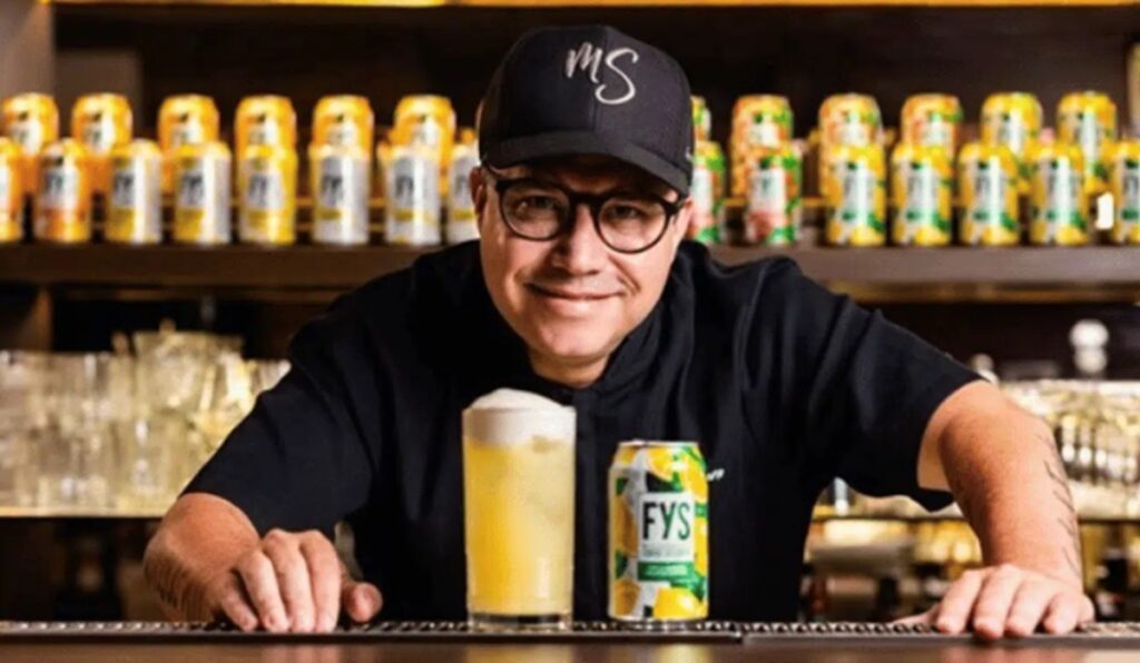 Heineken apresenta cardápio de drinks com refrigerantes do grupo durante evento em bar de Curitiba