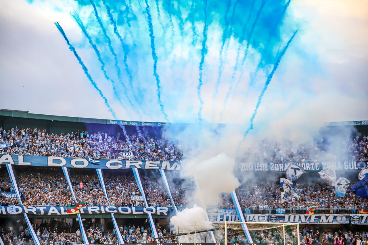 Torcida do Grêmio no Couto Pereira