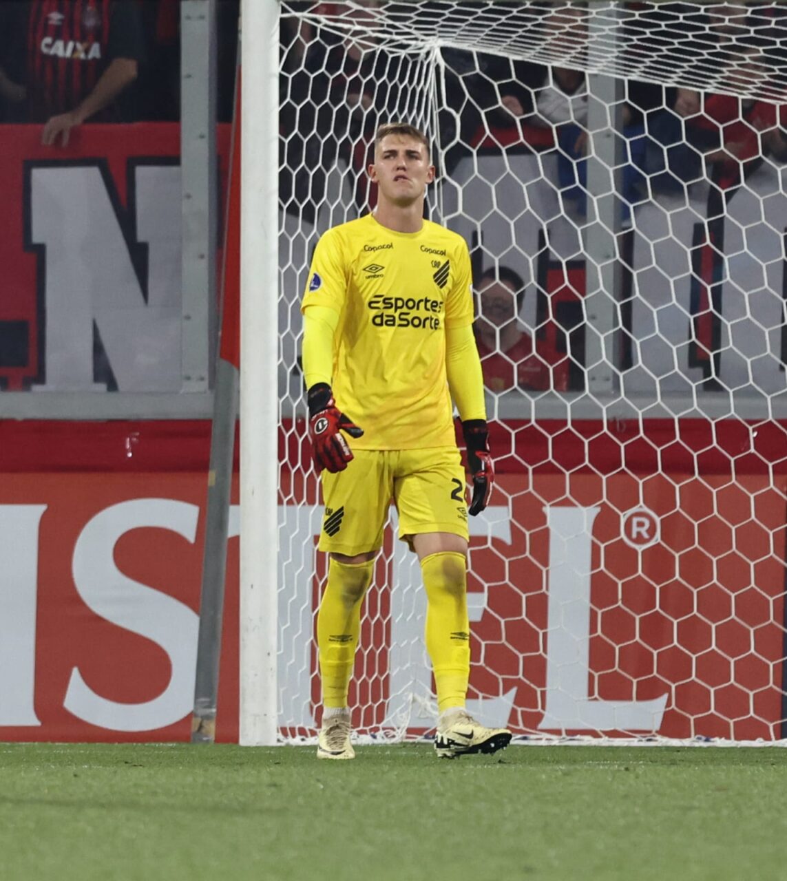 O goleiro Léo Linck, do Athletico Paranaense